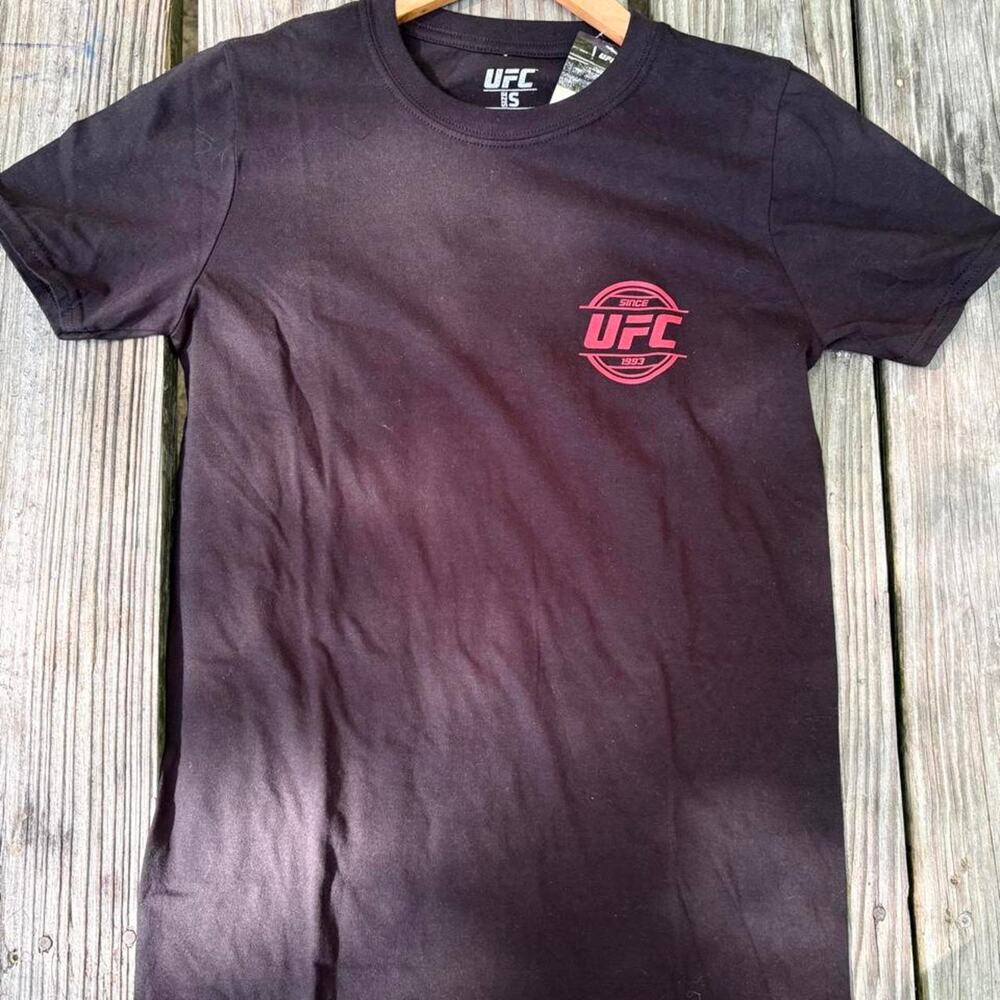 Ufc black t shirt with red mens s